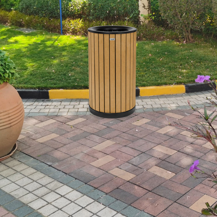 Alpine Industries Round, 32-Gallon Outdoor Trash Container with Slatted Recycled Plastic Panels - Cedar - ALP4400-01-CD